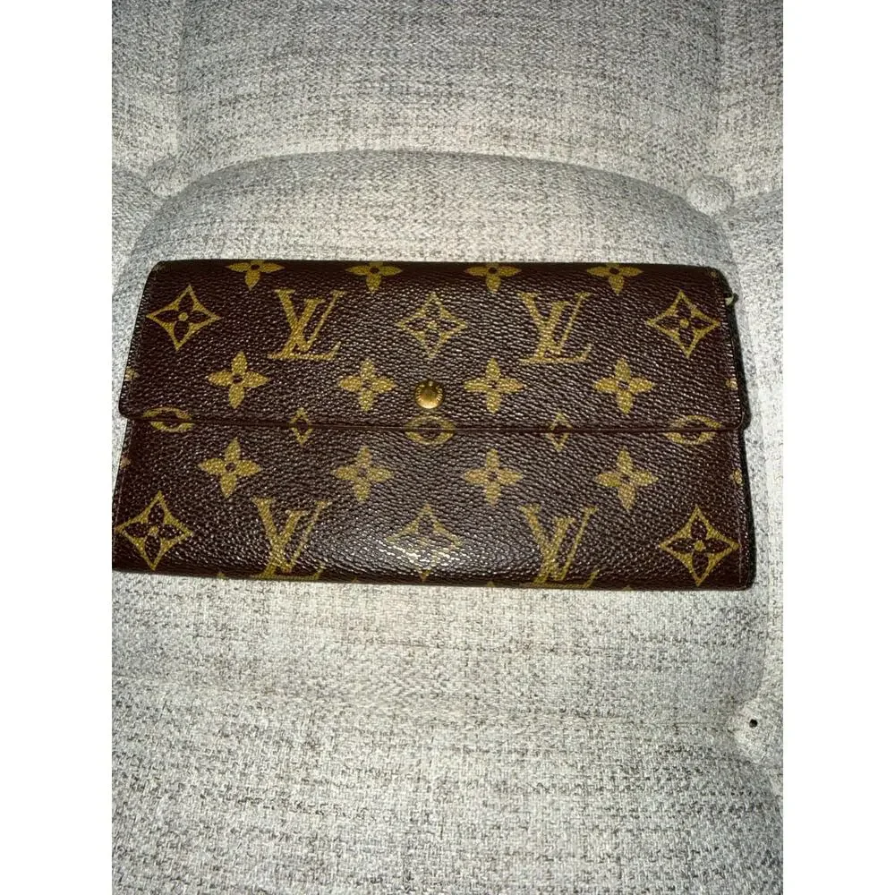 Louis Vuitton Monogram Sarah Long Wallet